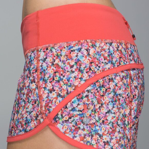 Lululemon Run: Speed Short *4-way Stretch Prism Petal Multi Atomic Red sz 10 - Picture 6 of 12